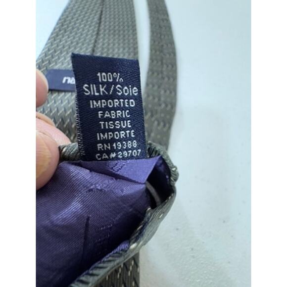 "Nautica" 100% Silk Mens Tie Imported Fabric Grey Silver Black Mexico 60" Office - Picture 5 of 7